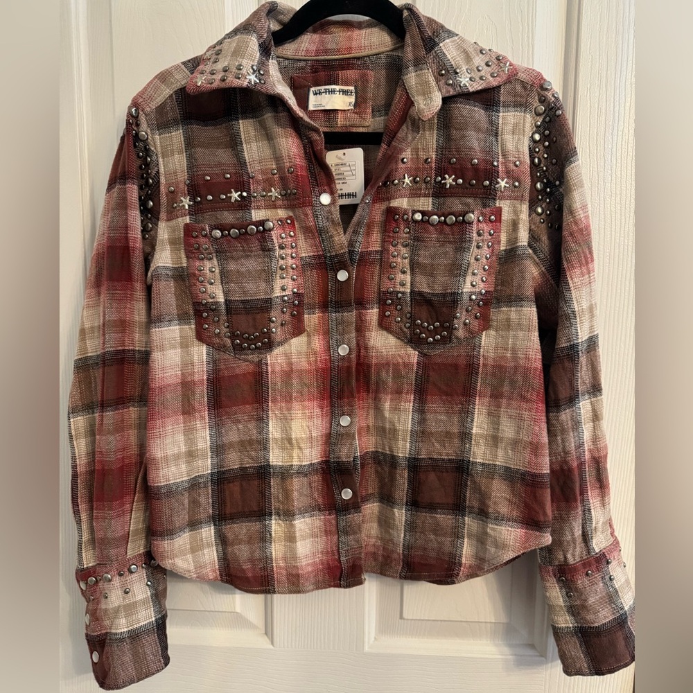 Free People We The Free We The Free Marfa Studded Shirt NWT Size XS Neutral - Picture 4 of 10